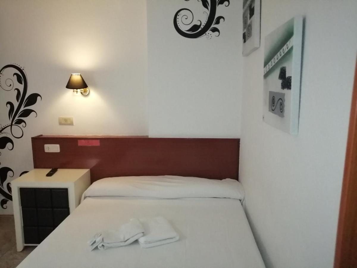 Hostal Jaime I Huesca Kültér fotó