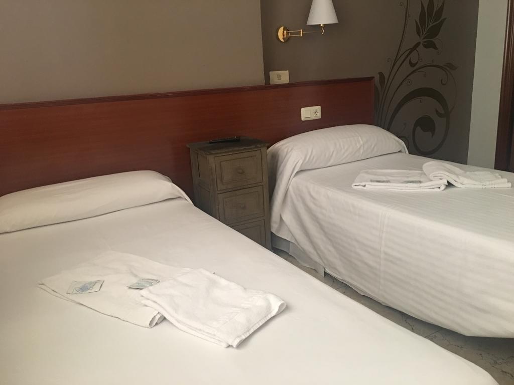 Hostal Jaime I Huesca Kültér fotó