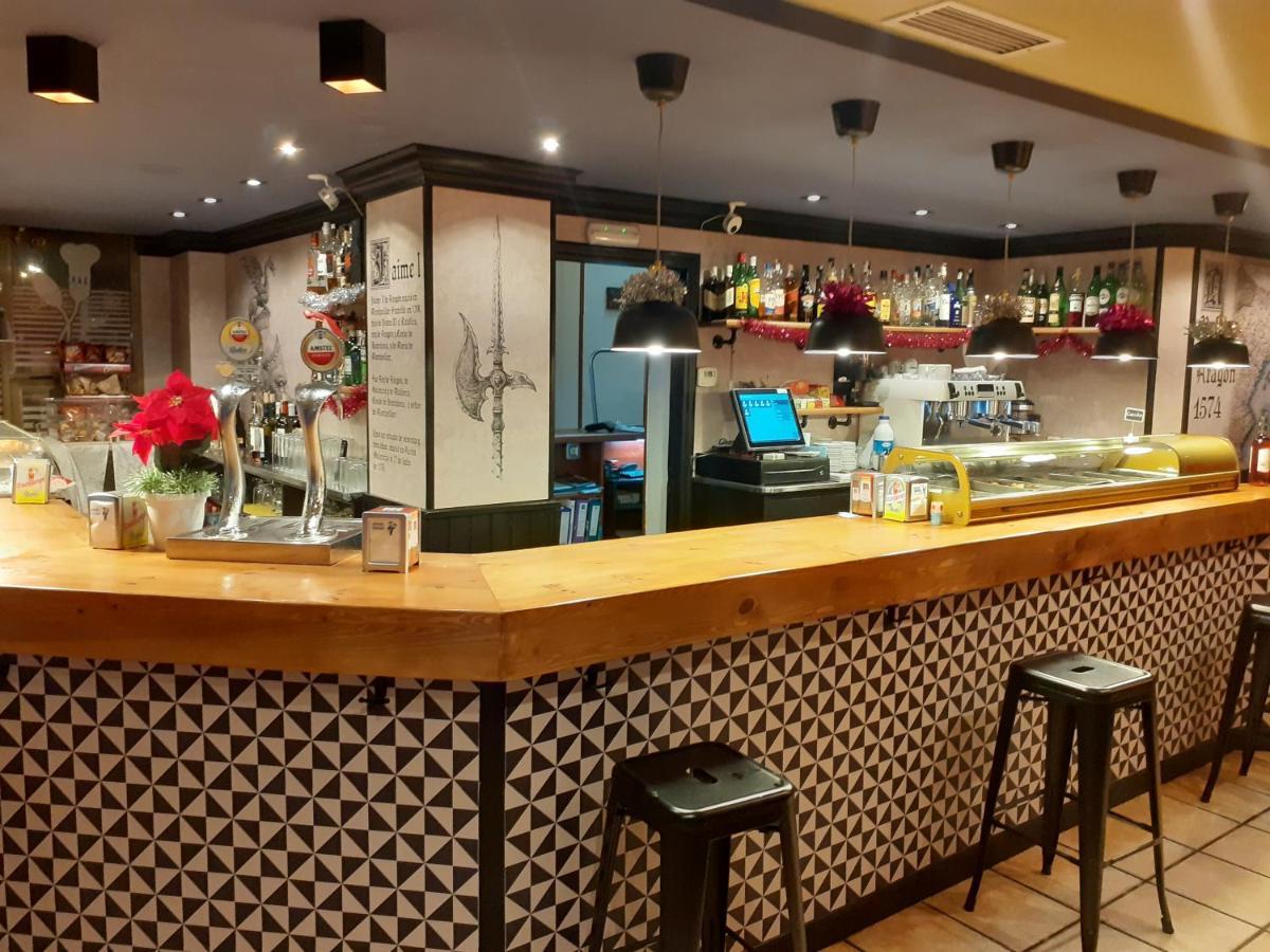 Hostal Jaime I Huesca Kültér fotó